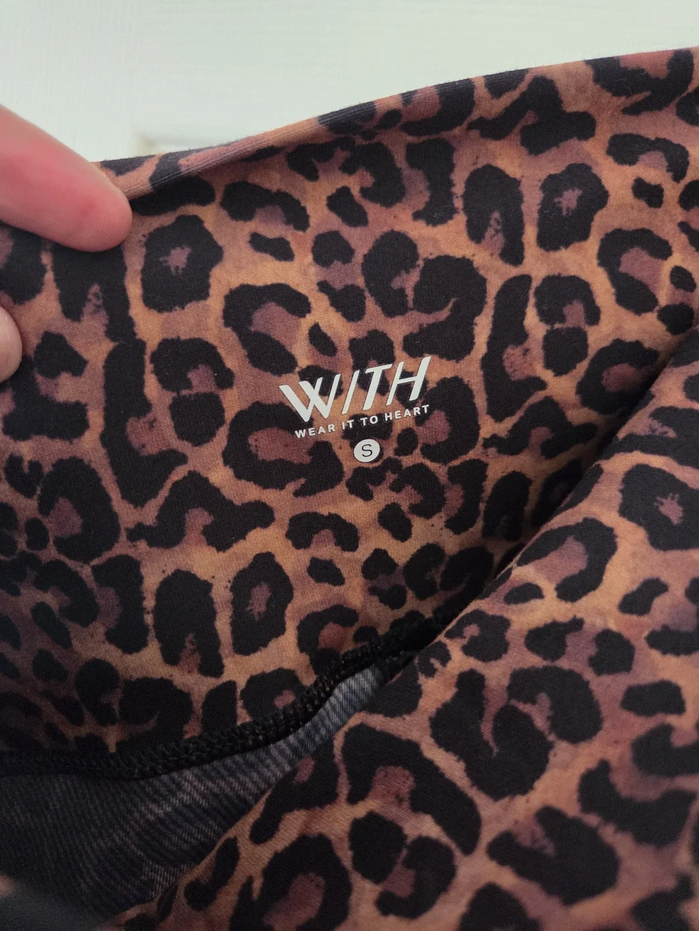 RARE WITH Peloton Real Cheetah Print Capri Leggings Pants Size Small Workout